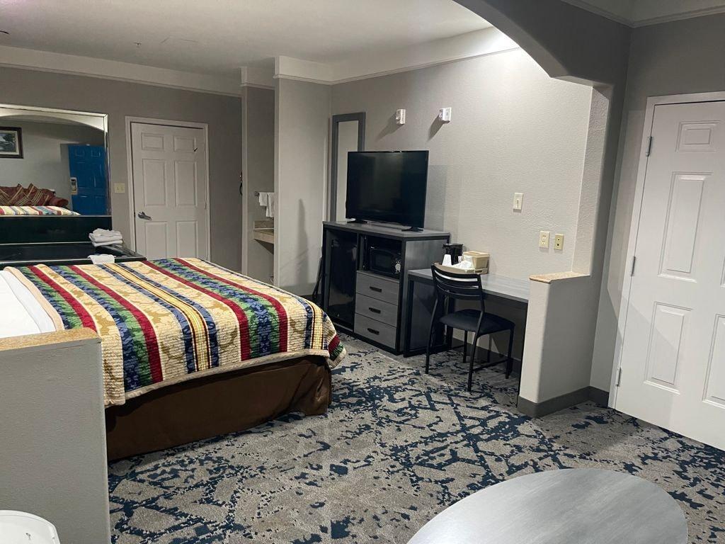 Scottish Inn And Suites Alvin Extérieur photo