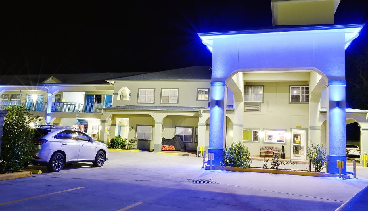 Scottish Inn And Suites Alvin Extérieur photo