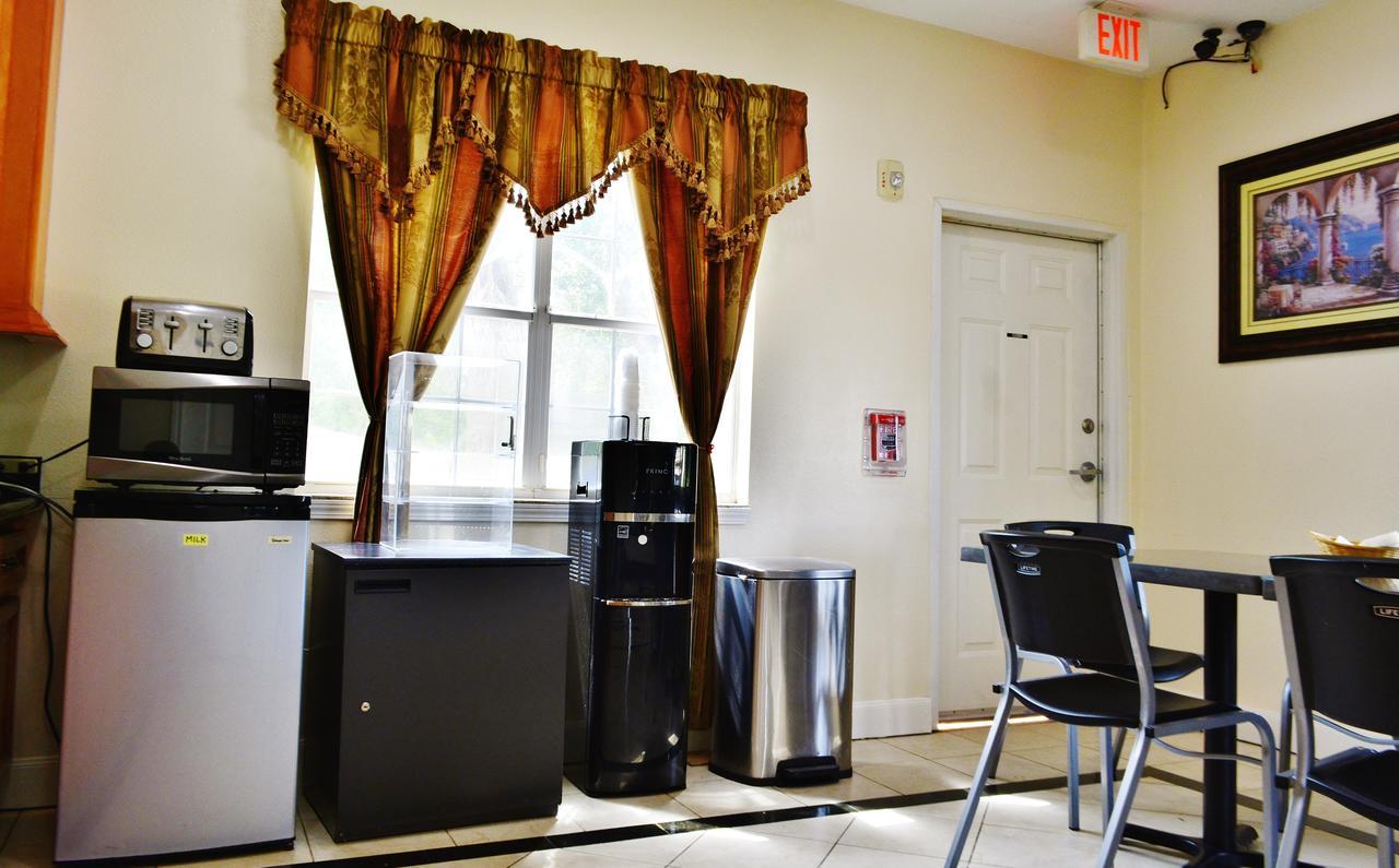 Scottish Inn And Suites Alvin Extérieur photo