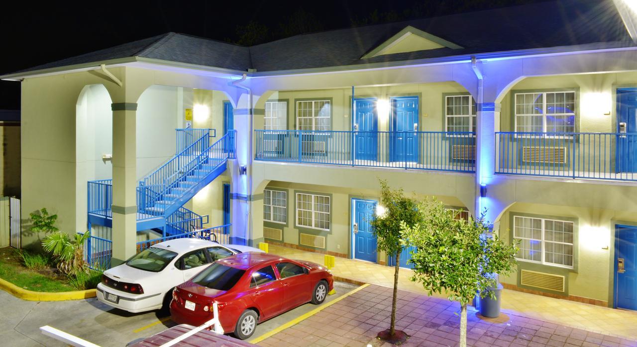 Scottish Inn And Suites Alvin Extérieur photo