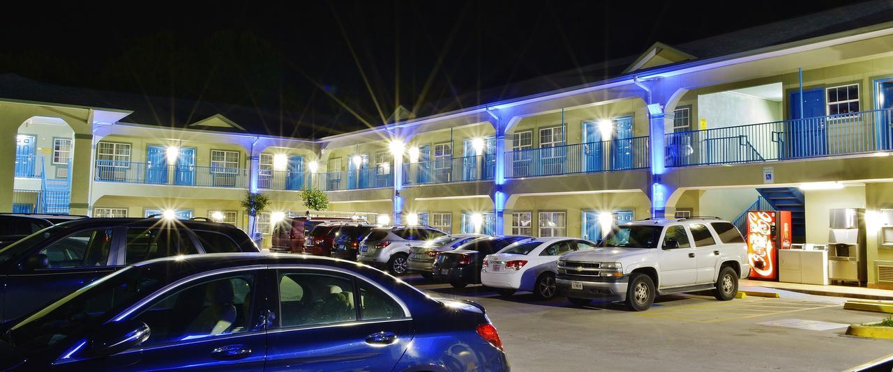 Scottish Inn And Suites Alvin Extérieur photo