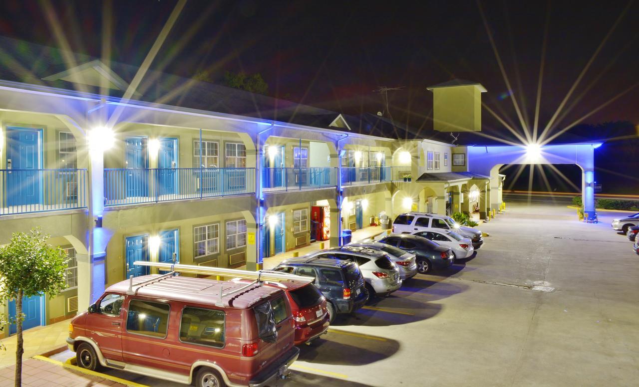 Scottish Inn And Suites Alvin Extérieur photo